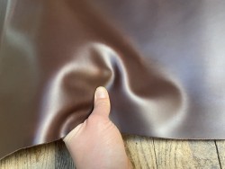 Demi peau de cuir de vachette pullup brun châtaigne - maroquinerie - ameublement - Cuir en Stock