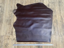 Grand morceau de cuir de vachette - effet pullup - brun châtaigne - maroquinerie ameublement - Cuir en stock
