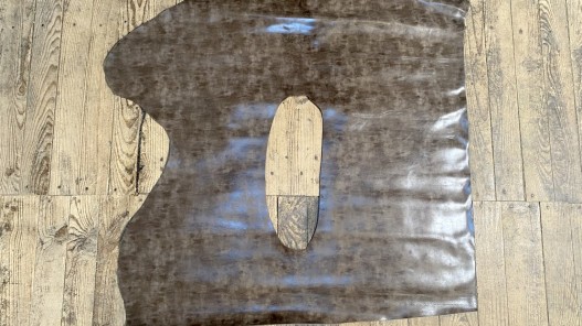 Morceau de cuir de veau pullup brun taupe nuancé - maroquinerie - Cuir en Stock