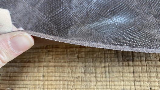 Morceau de collet tannage végétal - Serpent brun - maroquinerie - ceinture - cuir en stock