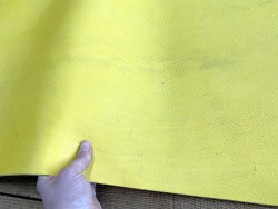 Bande de collet de vache tannage végétal jaune - cuir à ceinture - Cuir en stock