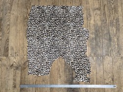 Peau de veau en poil façon léopard blanc - maroquinerie - décoration - Cuir en stock