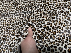 Peau de veau en poil façon léopard blanc - maroquinerie - décoration - Cuir en Stock
