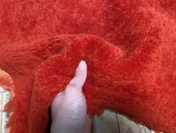 Peau de mouton lainée double face rouge - maroquinerie ou vêtement - Cuir en Stock
