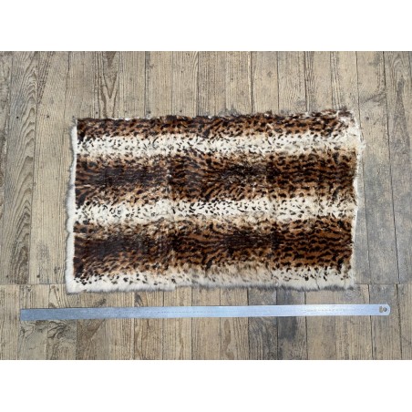 Tapis en peau de lapin en poil façon tigre - Cuir en Stock