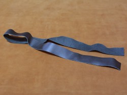 Bande de cuir souple - 3.2 cm x 68 cm - Noir - lanière - anses - Cuir en stock