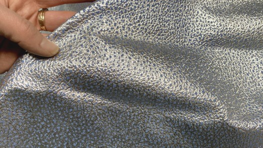 Peau de cuir d'agneau métallisé grainé - Argent / Bleu océan - maroquinerie - vêtement - accessoire - Cuir en stock