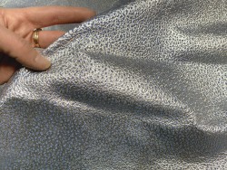 Peau de cuir d'agneau métallisé grainé - Argent / Bleu océan - maroquinerie - vêtement - accessoire - Cuir en stock
