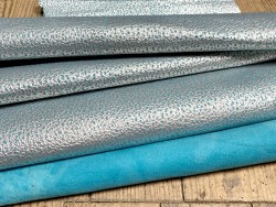 Peau de cuir d'agneau métallisé grainé - Argent / bleu turquoise - maroquinerie - vêtement - accessoire - Cuir en Stock
