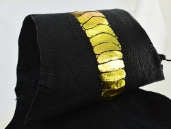 Peau de cuir de patte d'autruche noir métallisé or - bijou - bracelet de montre - maroquinerie - Cuir en Stock