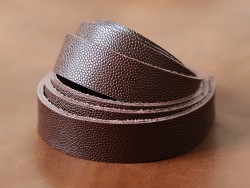 Vente bande et lanières de cuir sur-mesure - Double croupon tannage végétal marron grain caviar - Cuirenstock