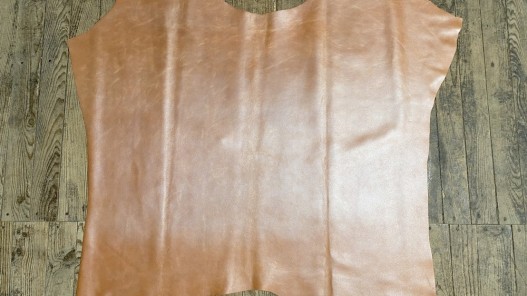 Peau de veau velours métallisé nacré orange pêche - maroquinerie - cuir en stock