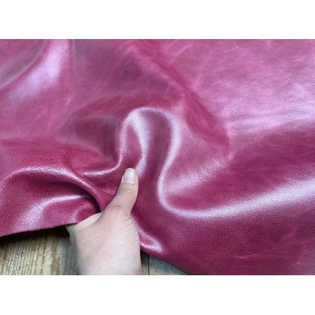 Peau de veau velours métallisé nacré rose fuchsia - maroquinerie - Cuir en stock