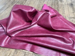 Peau de veau velours métallisé nacré rose fuchsia - maroquinerie - Cuir en Stock