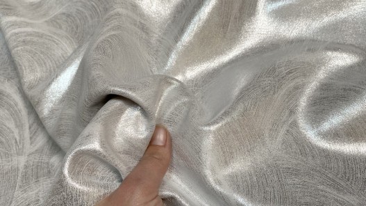 Peau de veau velours blanc effet tamponné métallisé argent - maroquinerie - Cuir en stock