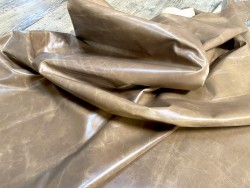 Bande de cuir de vachette finition ciré pullup beige - maroquinerie - cuir en stock