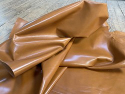 Bande de cuir de vachette finition ciré pullup brun camel - maroquinerie - cuir en stock