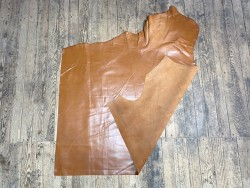 Demi-peau de cuir de vachette finition ciré pullup brun camel - maroquinerie - cuir en stock