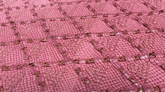 Peau de cuir de veau rose grainée tressée - maroquinerie - décoration - Cuir en stock