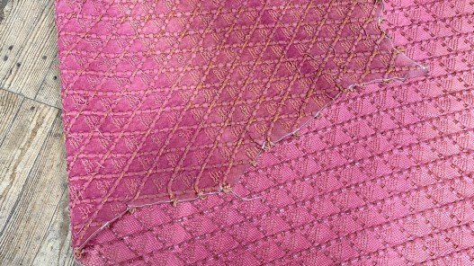 Peau de cuir de veau rose grainée tressée - maroquinerie - décoration - Cuirenstock
