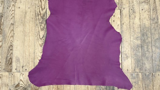 Peau de cuir d'agneau naturel prune - Cuir en Stock
