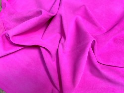 Peau de veau velours rose fluo - touché doux - maroquinerie vêtement - cuir en stock