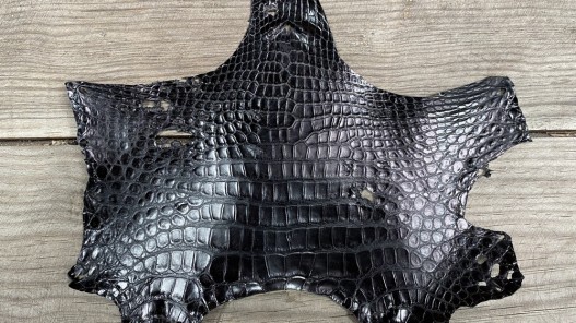 Cuir de crocodile véritable - tête de crocodile - noir mat - cuir exotique - bijoux - accessoire - Cuir en stock