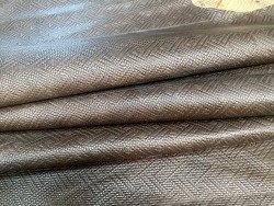 Demi-peau de cuir de vachette effet tressé brun - maroquinerie - Cuir en Stock