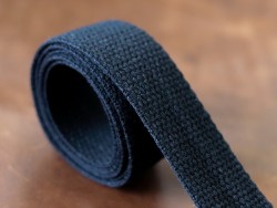 Ruban tissé coton 30 mm noir - cuir en stock