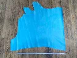 Demi peau de cuir de veau lisse bleu  maroquinerie ameublement accessoire Cuirenstock