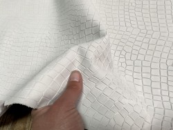 Demi-peau de cuir de veau façon crocodile blanc mat - maroquinerie - Cuir en stock