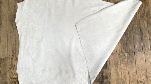 Demi-peau de cuir de veau façon crocodile blanc mat - maroquinerie - cuir en stock