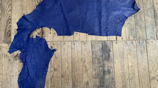 Grand morceaux de cuir d'autruche véritable couleur bleu Cuirenstock