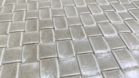 Demi peau de cuir de vachette grain efet tissé ivoire - maroquinerie - ameublement - cuir en stock