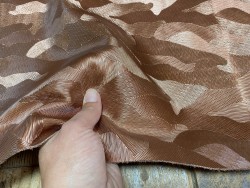 Demi peau de cuir de veau grain façon camouflage cuivre - maroquinerie - cuir en Stock
