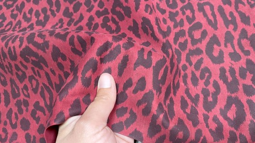 Peau de cuir de chèvre imprimée façon léopard rouge - maroquinerie - Cuir en stock