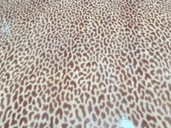 Demi-peau de cuir de veau motif façon léopard vernis rose - Cuirenstock