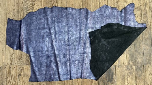 Demi peau de cuir de vachette grain façon crocodile - bleu nacré - maroquinerie - ameublement - Cuir en Stock