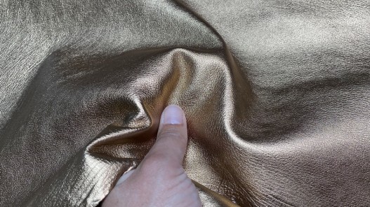 Peau de cuir de veau métallisé bronze - Maroquinerie - Cuir en Stock