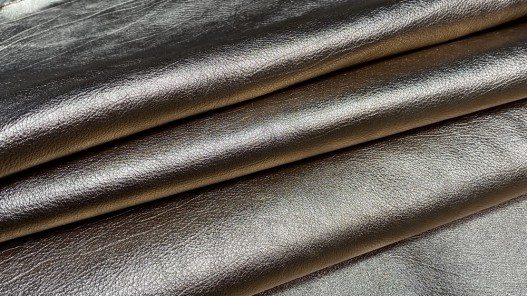 Peau de cuir de veau métallisé bronze - Maroquinerie - Cuir en stock
