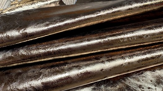 Peau de cuir de veau métallisé nuancé bronze - maroquinerie - Cuir en Stock