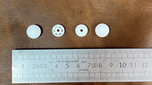 Lot boutons pression - blanc - maroquinerie accessoire qualité professionnelle - Cuir en Stock