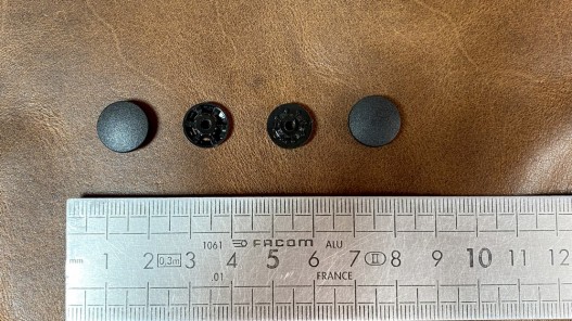 Lot boutons pression - noir - maroquinerie accessoire qualité professionnelle - Cuir en Stock