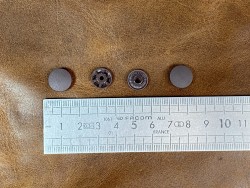 Lot boutons pression - marron - maroquinerie accessoire qualité professionnelle - Cuir en stock