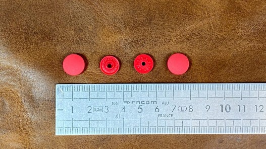 Lot boutons pression - rouge - maroquinerie accessoire qualité professionnelle - Cuir en stock