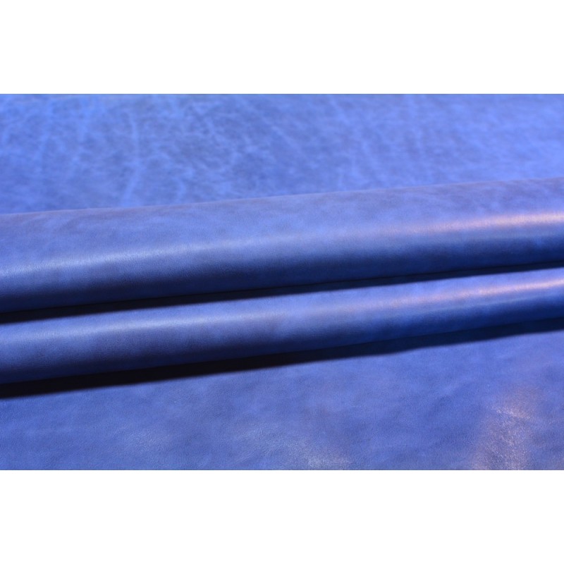 Demi peau de cuir de vachette ciré pullup bleu - maroquinerie - Cuir en Stock
