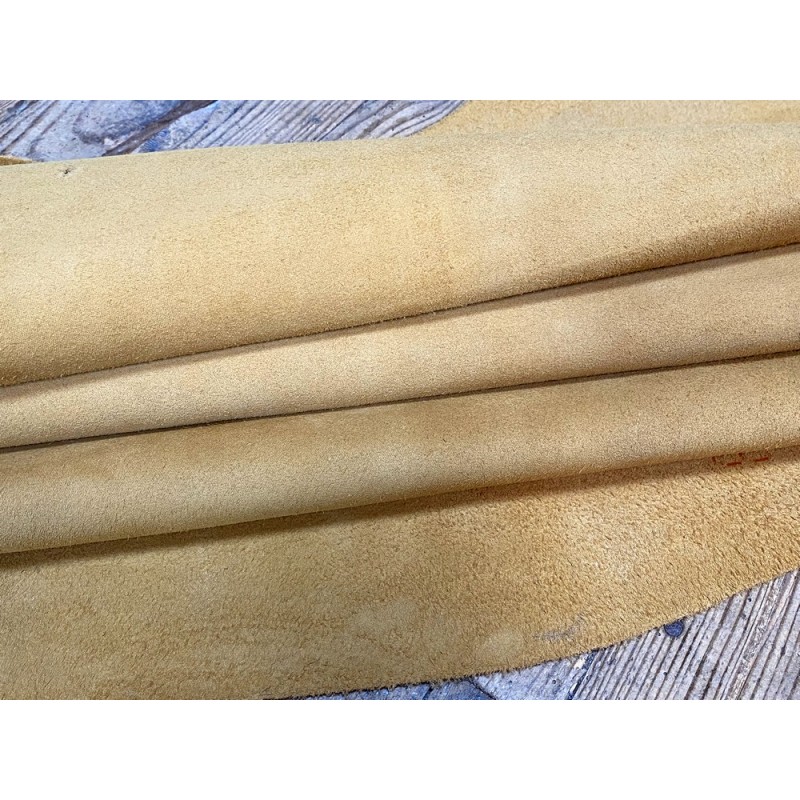 Croûte de cuir de vache velours miel - Cuir en stock Croûte de cuir de vache velours miel - Cuir en stock