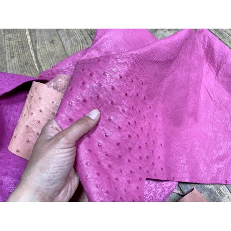 Chutes morceaux de cuir d autruche véritable - rose - luxe - Cuir en stock