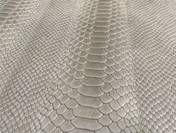 Demi-peau de cuir de veau grain serpent beige sable - maroquinerie - Cuir en stock