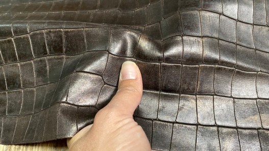 Peau de veau grain façon crocodile bronze - maroquinerie - Cuir en stock